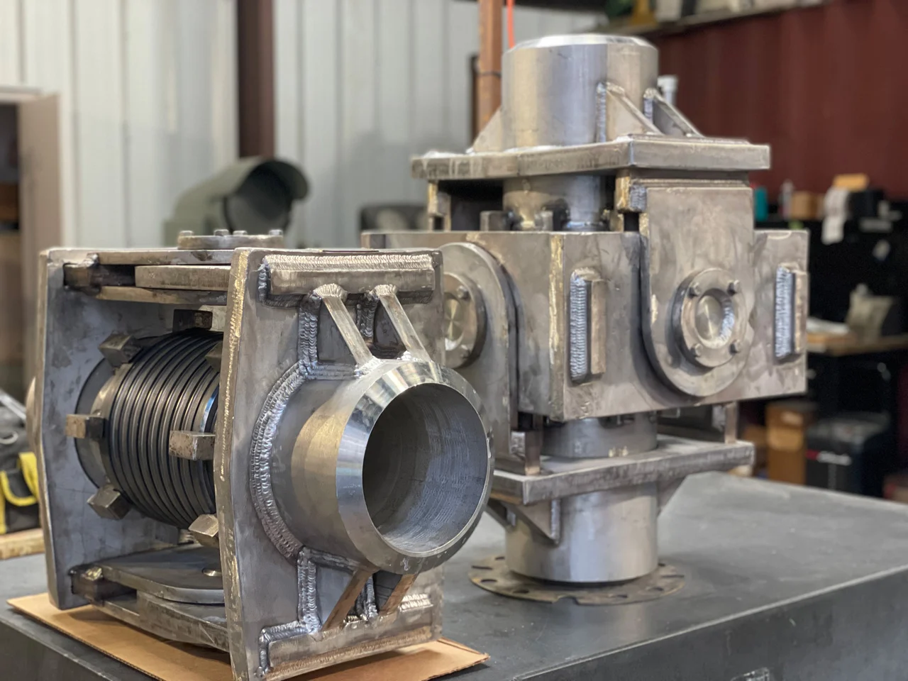Hinged Expansion Joint